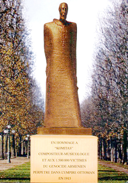Image:KomitasParis.jpg
