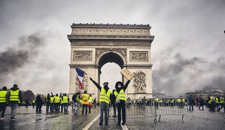 gilets-jaunes-arc-de-triomphe.jpg