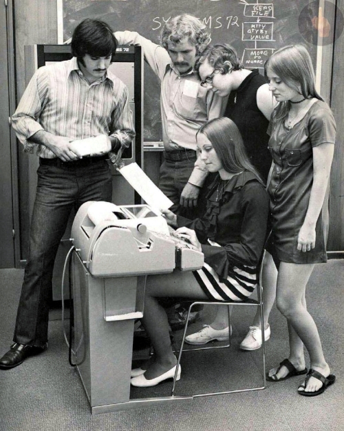 bureau.jpg